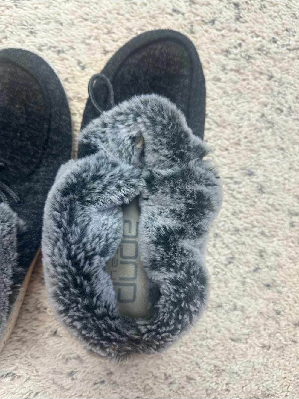 Hey Dude Women's Gray Faux Fur Lined Slip-On Shoes - Picture 6 of 6